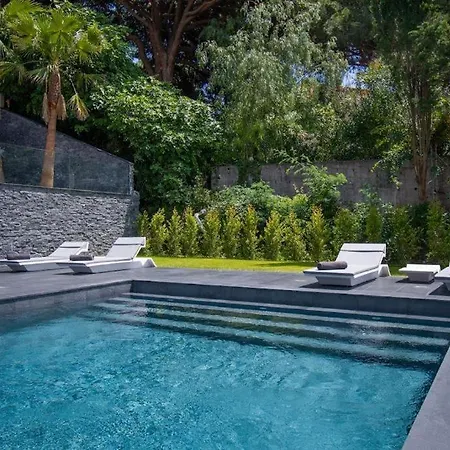 Nom Homestay Cannes